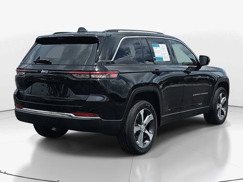 Used 2022 Jeep Grand Cherokee Limited 4xe w/ Luxury Tech Group II AWD/4WD image 4