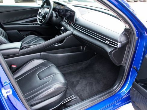 Used 2024 Hyundai Elantra Limited image 26