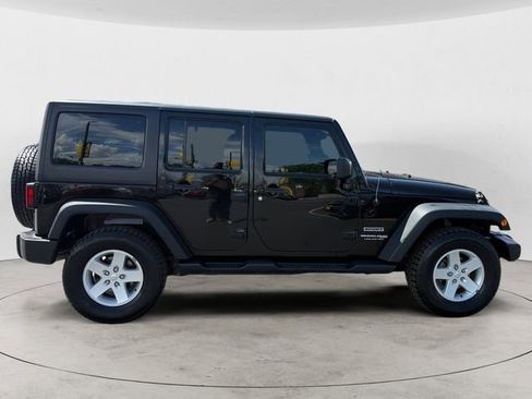 Used 2018 Jeep Wrangler Unlimited Sport S AWD/4WD image 6