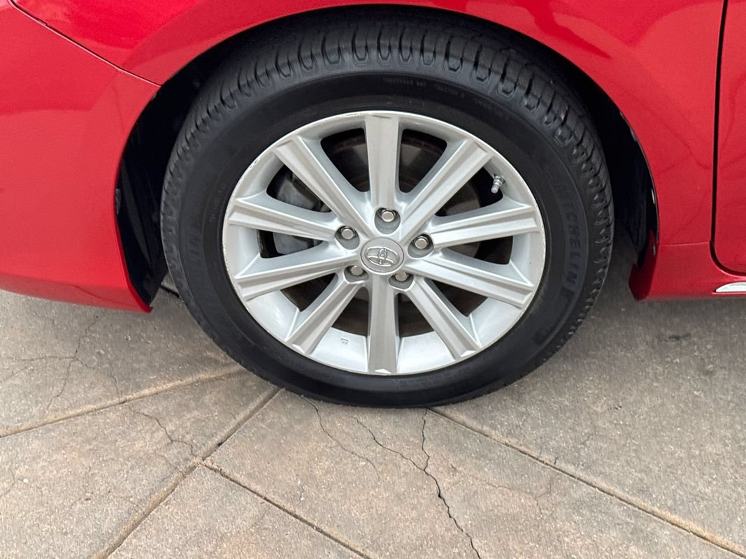 Used 2013 Toyota Camry XLE FWD image 11