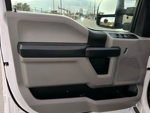 Used 2019 Ford F250 XL w/ Power Equipment Group image 11