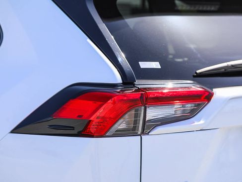 Certified 2025 Toyota RAV4 XLE AWD/4WD image 10