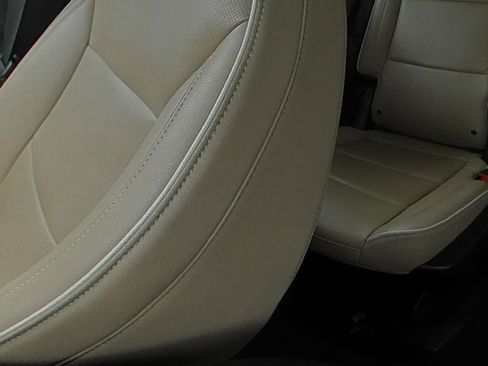 Used 2024 Chevrolet Tahoe Premier AWD/4WD image 4