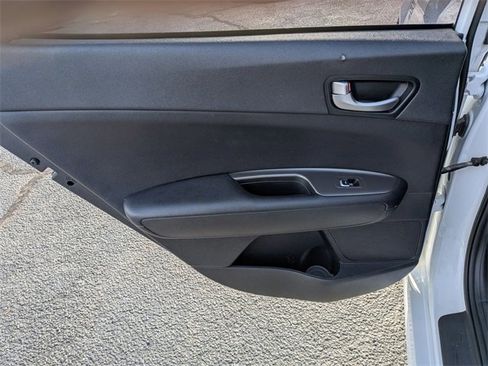 Used 2020 Kia Optima LX image 27