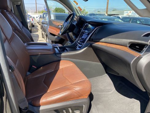 Used 2015 Cadillac Escalade Premium AWD/4WD image 24