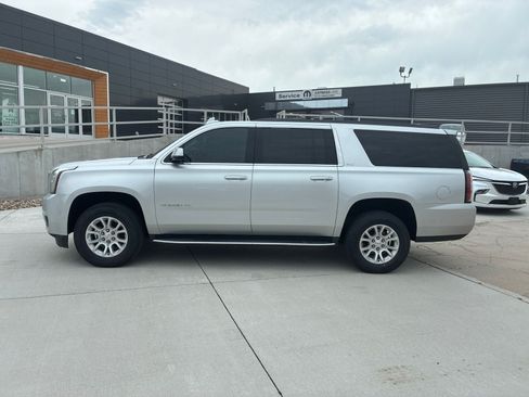 Used 2019 GMC Yukon XL SLT AWD/4WD image 2