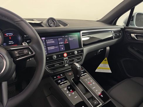 New 2026 Porsche Macan AWD/4WD image 23