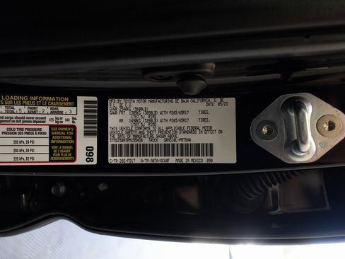 Used 2023 Toyota Tacoma TRD Sport image 38