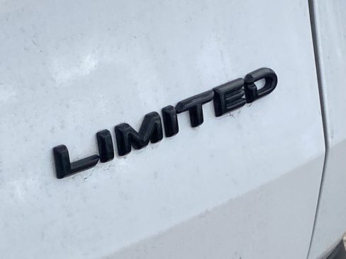 Used 2024 Toyota Grand Highlander FWD image 5