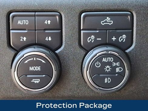 Used 2023 Chevrolet Silverado 1500 RST AWD/4WD image 9