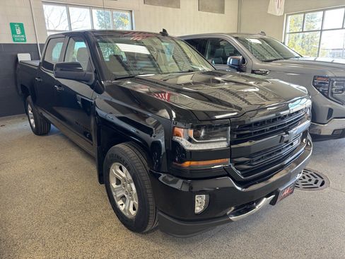 Used 2018 Chevrolet Silverado 1500 LT w/ All Star Edition image 5