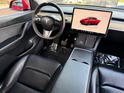 Used 2022 Tesla Model Y Long Range AWD/4WD image 41