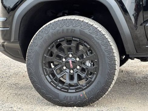 New 2026 GMC Canyon Elevation w/ Convenience Package RWD image 31