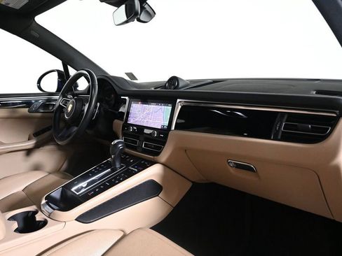 Used 2023 Porsche Macan AWD/4WD image 17