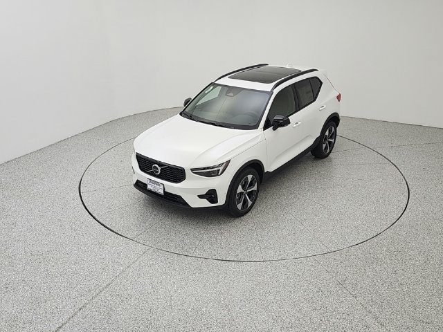 New 2026 Volvo XC40 B5 Plus w/ Protection Package Premier AWD/4WD image 13