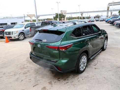 Used 2024 Toyota Highlander Limited image 7