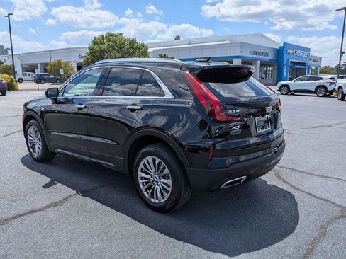 Used 2025 Cadillac XT4 Premium Luxury FWD image 5