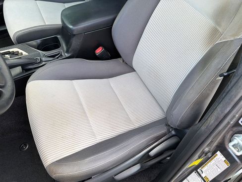 Used 2013 Toyota RAV4 XLE AWD/4WD image 26