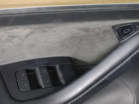 Used 2023 Tesla Model 3 Standard Range image 18