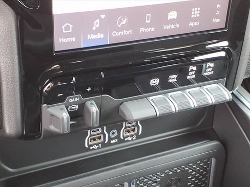 New 2026 RAM 2500 Big Horn AWD/4WD image 31
