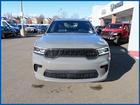 Used 2024 Dodge Durango GT image 2
