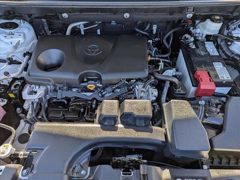 Used 2022 Toyota RAV4 LE image 21