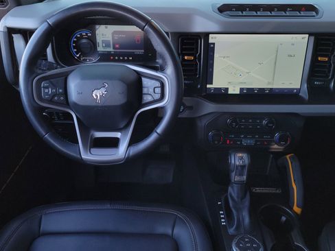 Used 2023 Ford Bronco Badlands w/ Sasquatch Package image 9