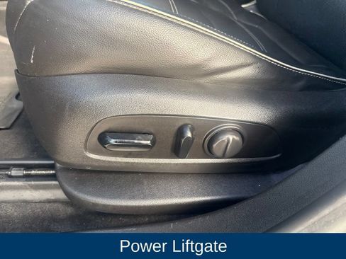 Used 2019 GMC Acadia Denali w/ Technology Package FWD image 15