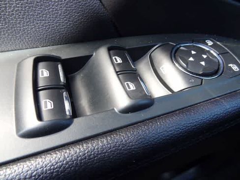 Used 2018 Ford Explorer XLT w/ Equipment Group 202A image 16