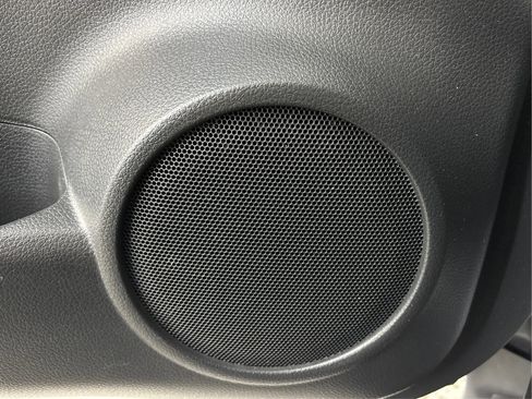 Used 2018 Nissan Rogue SV AWD/4WD image 37