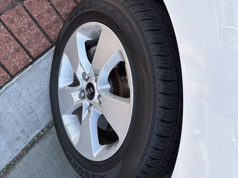 Used 2017 Kia Soul w/ Convenience Package FWD image 10