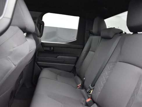 Used 2025 Toyota Tacoma SR AWD/4WD image 17