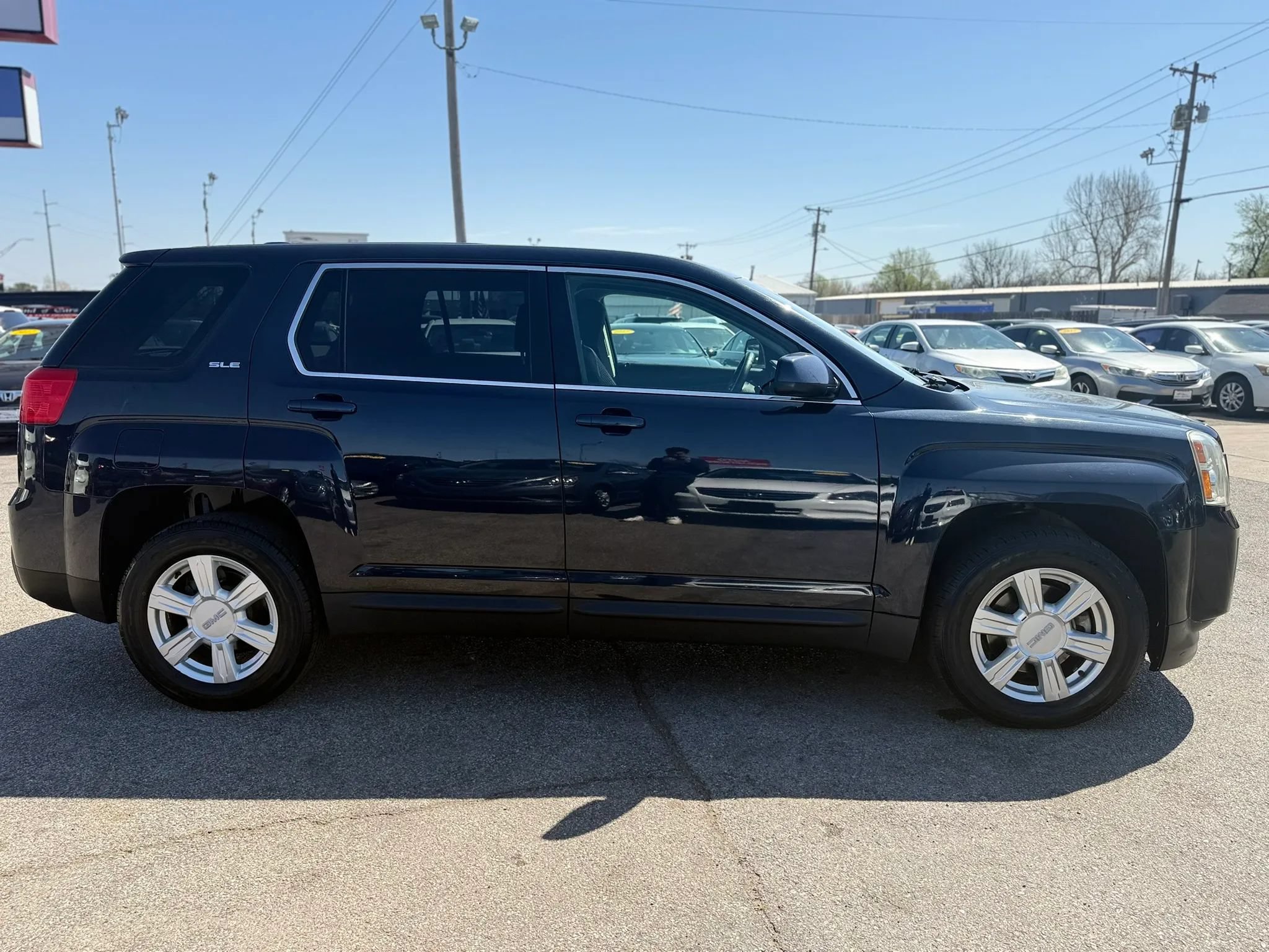 Used 2015 GMC Terrain SLE FWD image 2
