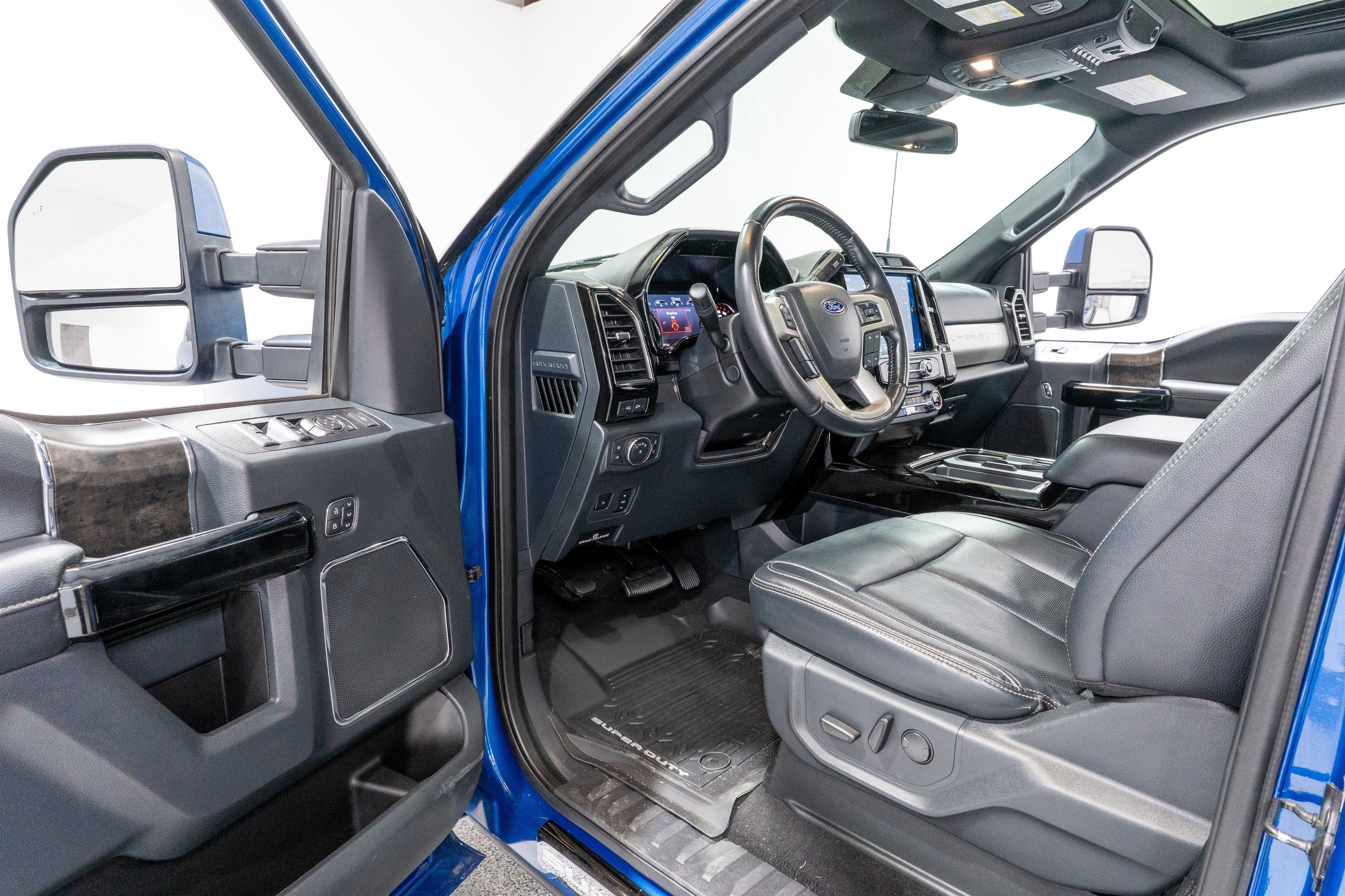 Used 2022 Ford F250 Lariat w/ Black Appearance Package AWD/4WD image 15