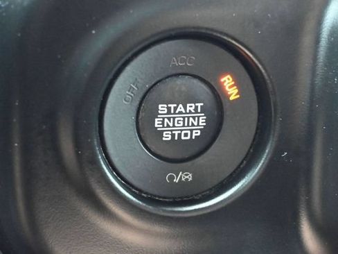 Used 2020 Jeep Gladiator Overland AWD/4WD image 24
