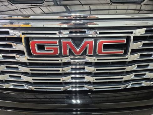 Certified 2022 GMC Sierra 1500 Denali w/ Technology Package AWD/4WD image 32
