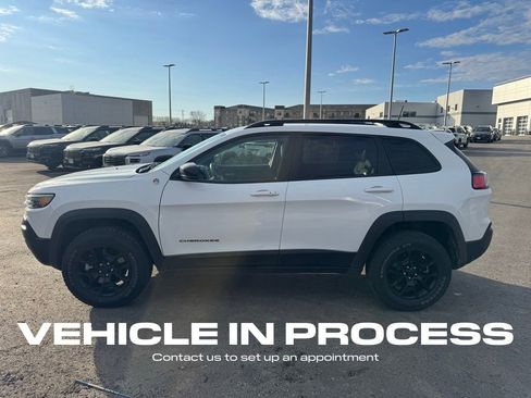 Used 2022 Jeep Cherokee Trailhawk w/ Comfort/Convenience Group image 6
