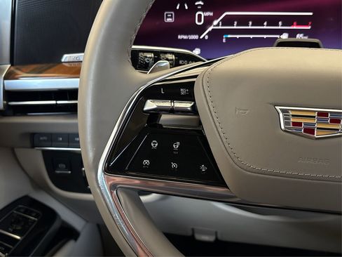 Certified 2025 Cadillac Escalade ESV Sport Platinum AWD/4WD image 30