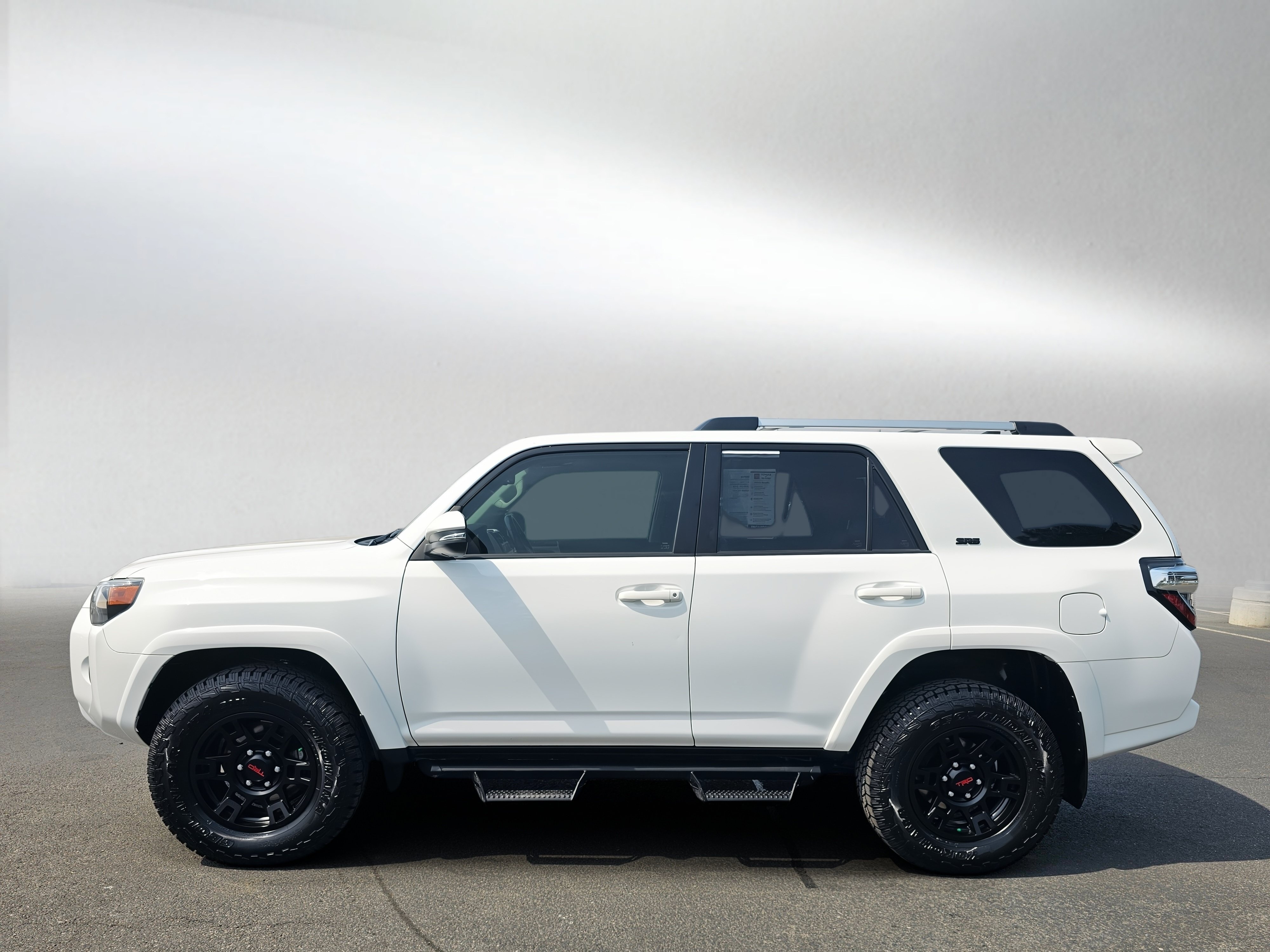 Used 2023 Toyota 4Runner SR5 Premium w/ Moonroof Package AWD/4WD image 2