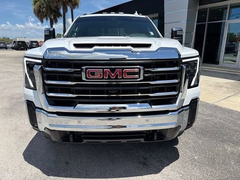 Used 2026 GMC Sierra 2500 SLT w/ SLT Premium Package AWD/4WD image 3