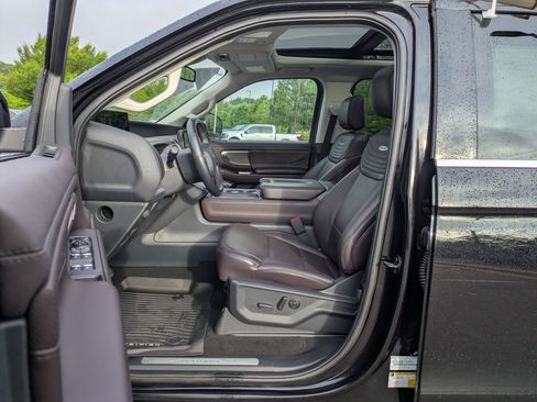 Certified 2025 Ford Expedition Platinum w/ Platinum Ultimate Package AWD/4WD image 12