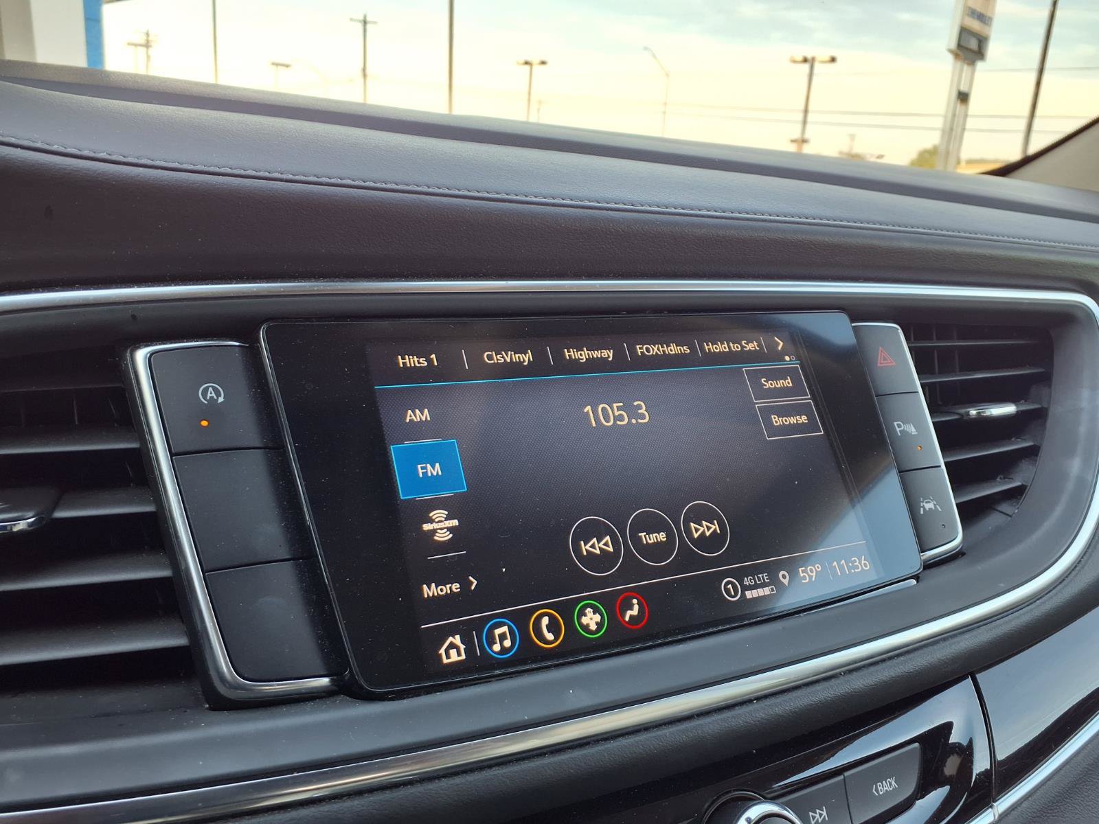 Used 2023 Buick Enclave Essence w/ Experience Buick Package FWD image 4