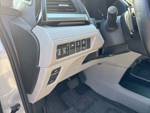 Used 2023 Honda Odyssey Touring image 16
