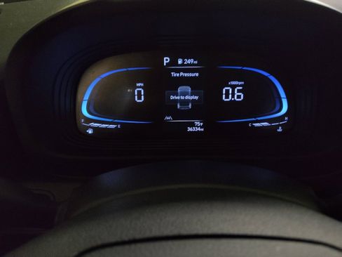 Used 2025 Hyundai Venue SEL FWD image 23