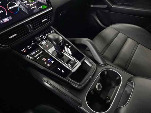 Used 2021 Porsche Cayenne GTS image 32