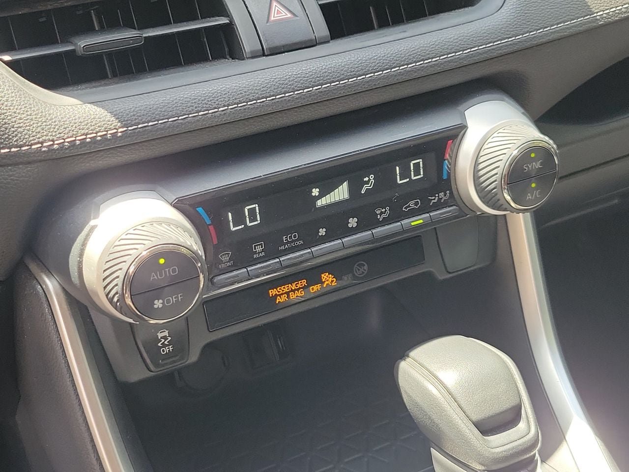 Used 2019 Toyota RAV4 XLE FWD image 26