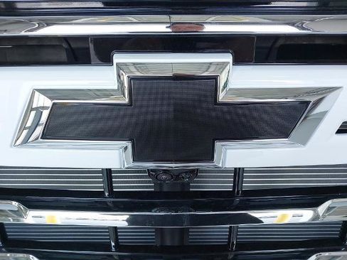 New 2026 Chevrolet Silverado 2500 LT w/ Z71 Chrome Sport Edition AWD/4WD image 31