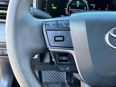 Used 2025 Toyota Camry LE image 10