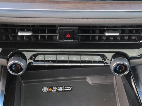 New 2026 Chevrolet Suburban High Country image 9