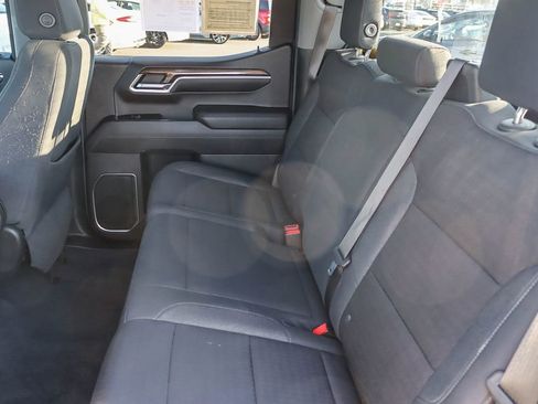 Used 2022 Chevrolet Silverado 1500 LT image 38